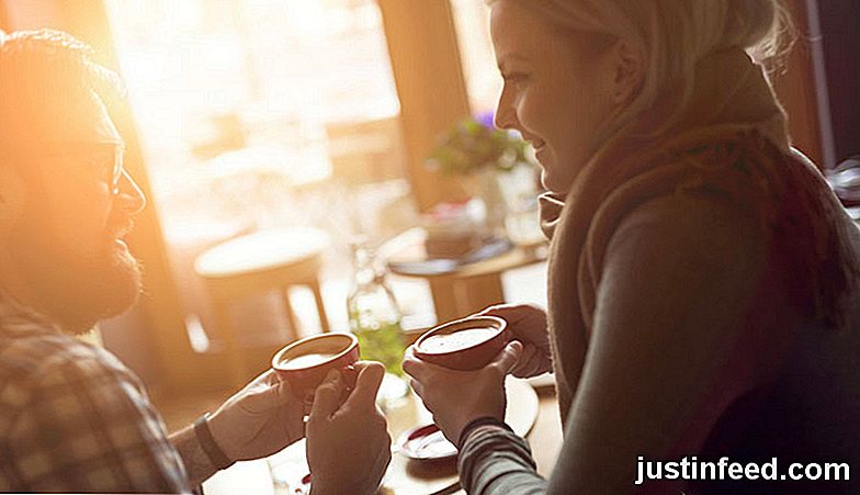 Comment se comporter à une première date: 16 conseils pour avoir une bonne impression