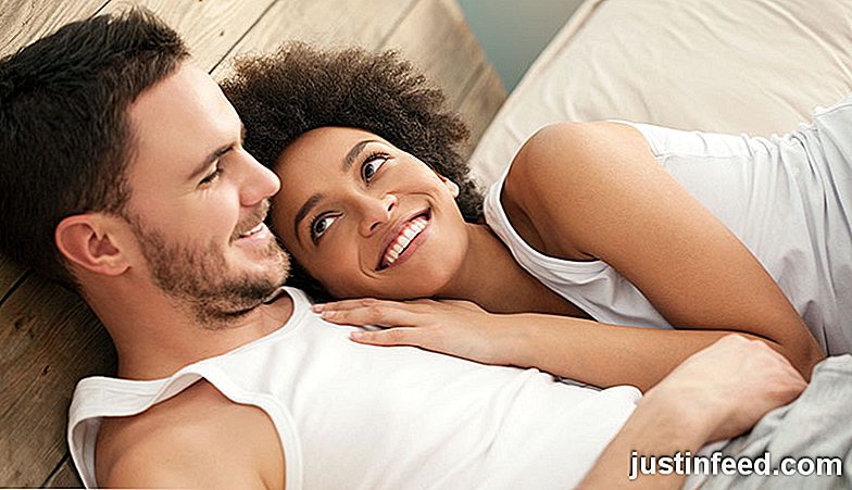 12 Choses Les couples heureux parlent et se sentent plus près