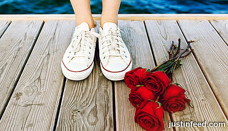Wie man eine Frau anlockt: 17 Geheimnisse, um ein Mädchen von ihren Füßen zu fegen