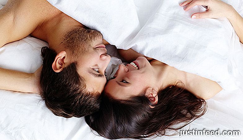 11 Façons dont vous pouvez intéresser votre petite amie au porno